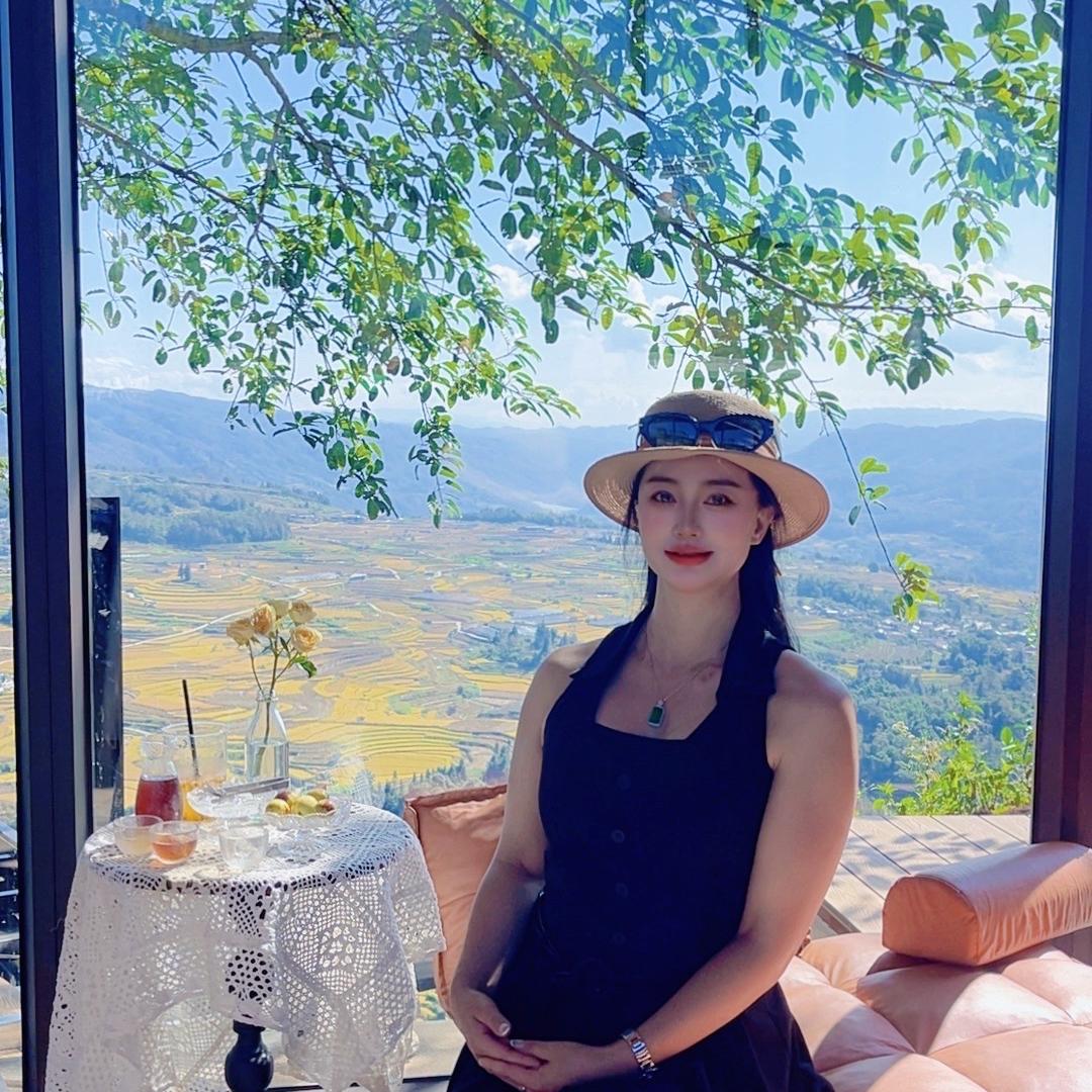 明光镇严志琳服装店