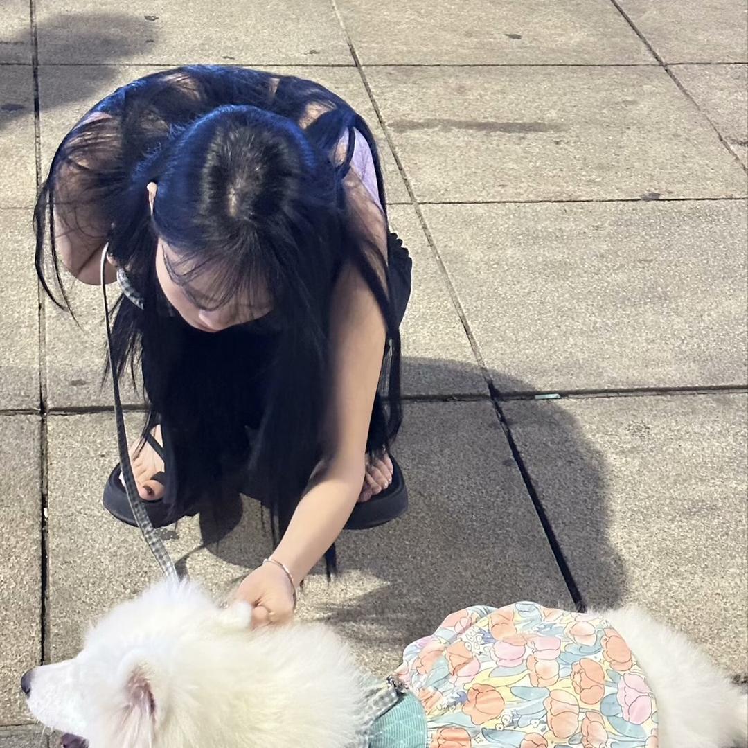 美女烦恼！