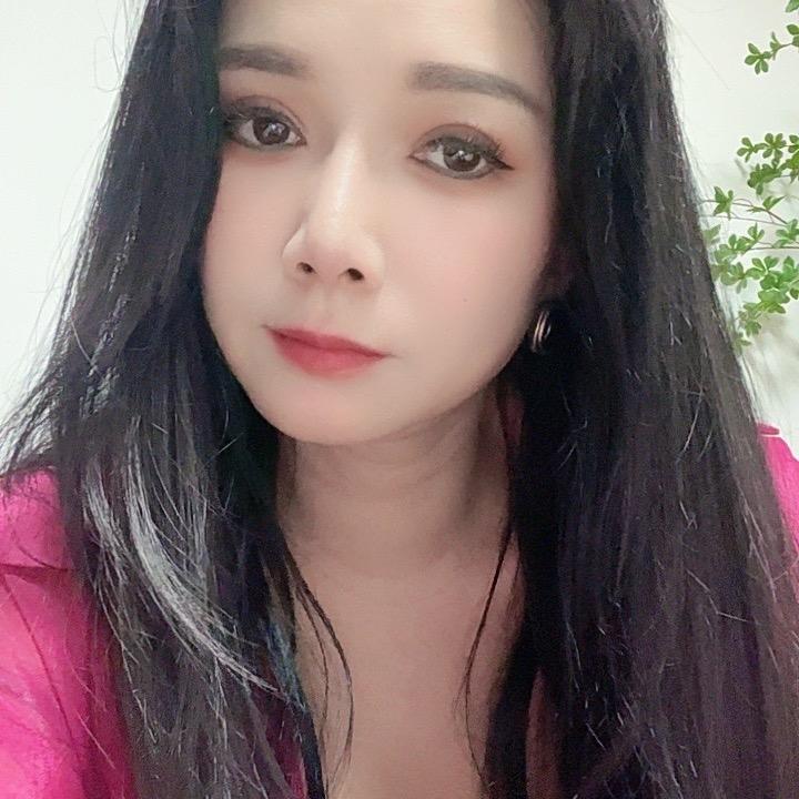 小华（单亲妈妈）