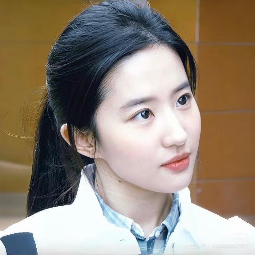一只白