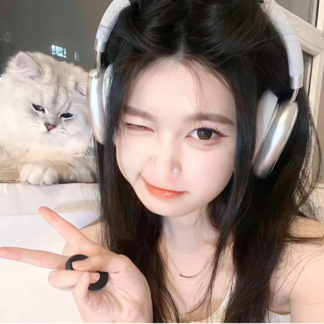 小y^