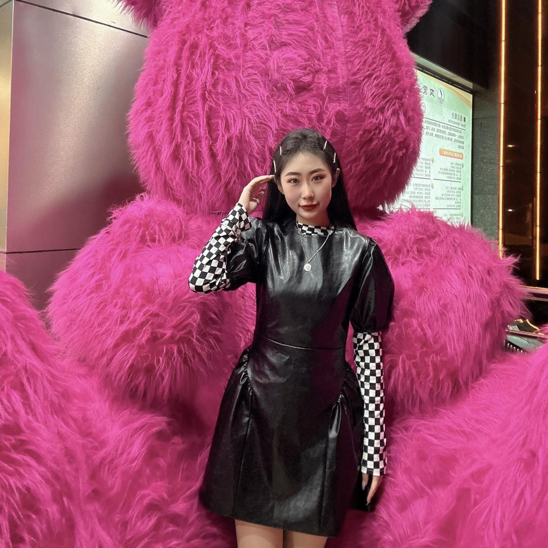 ◡̈°🦋 郝温柔