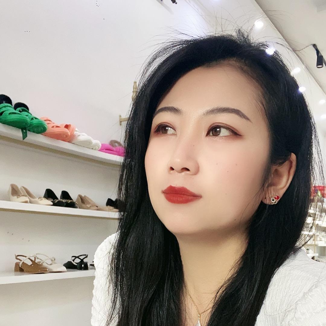 左脚右脚金柏汇鞋服店