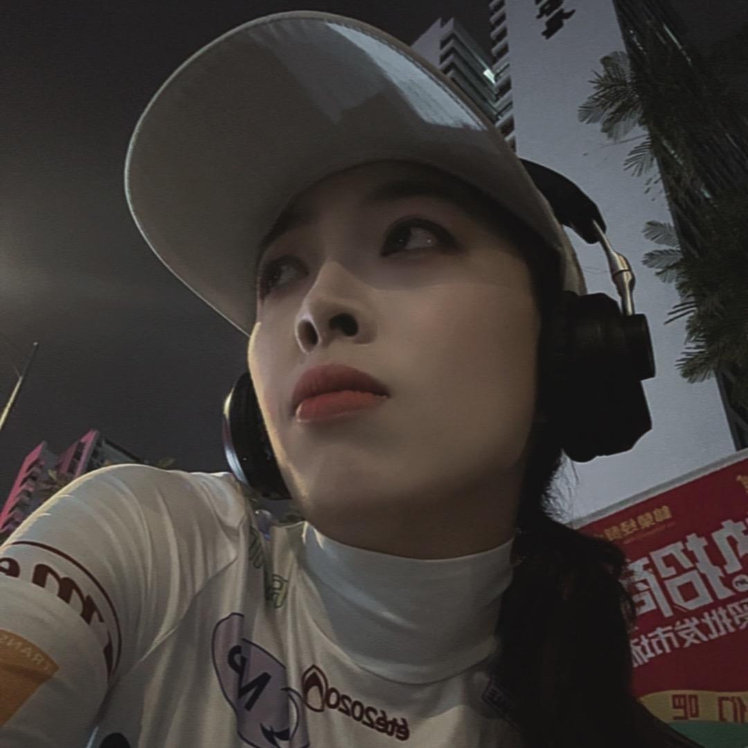 设计师走秀模特款