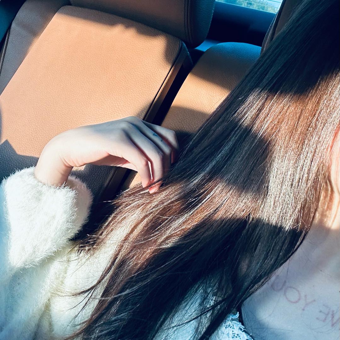 美女 ^