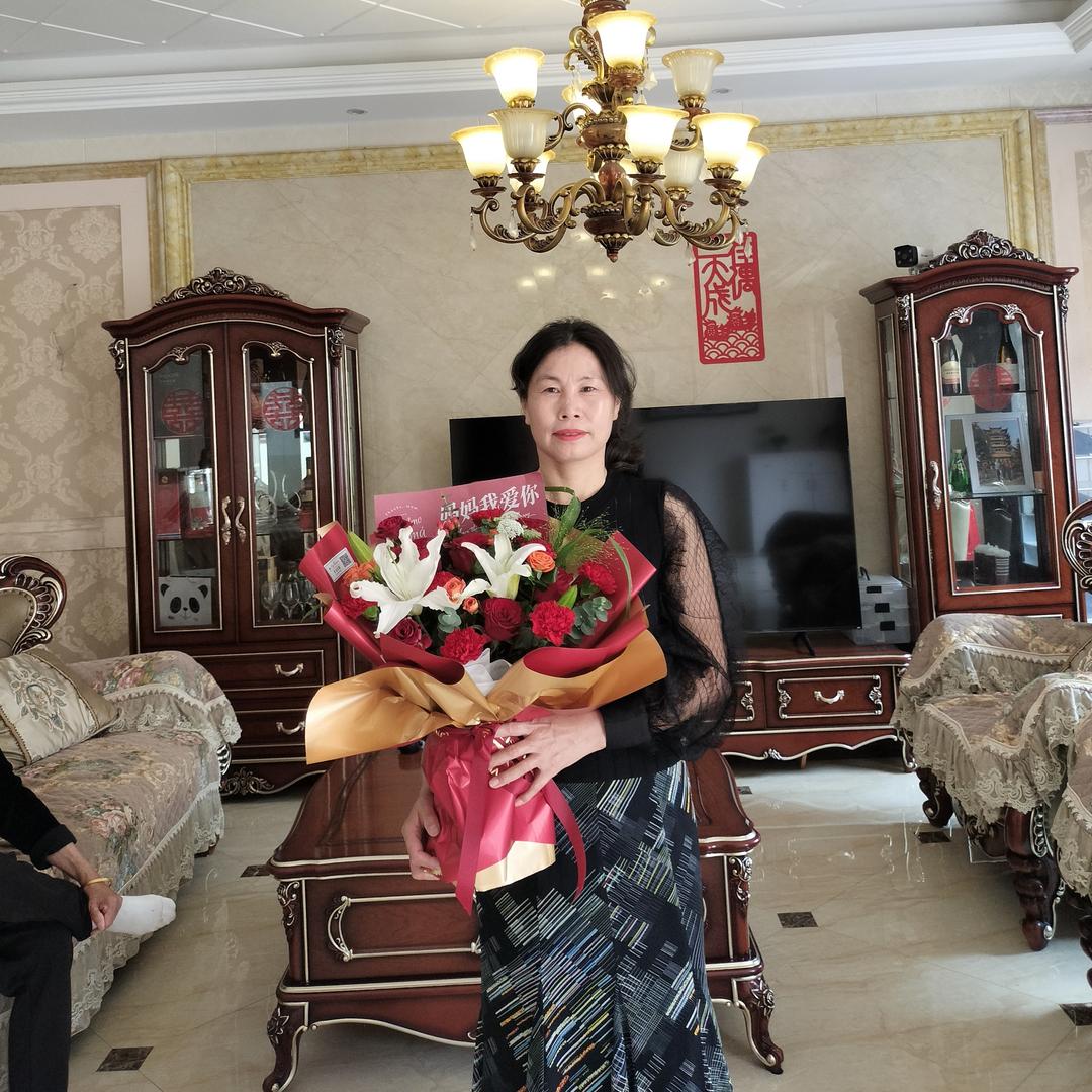 李小姣
