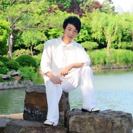 李小疯