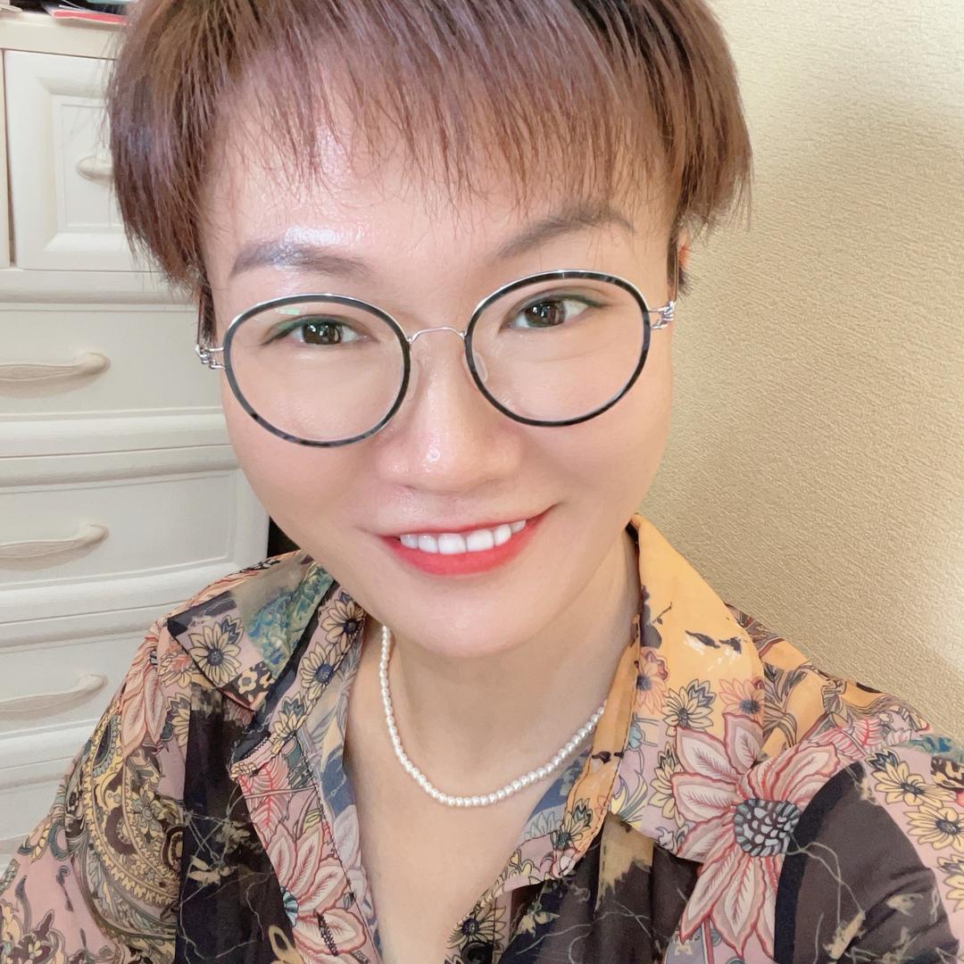 在龙岗做美容养生的白雪