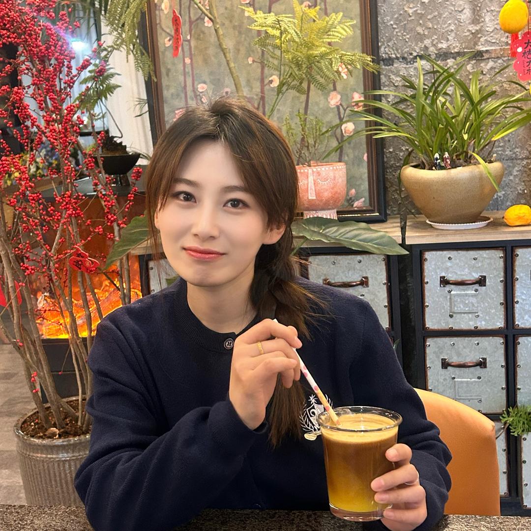 宁宁吖。