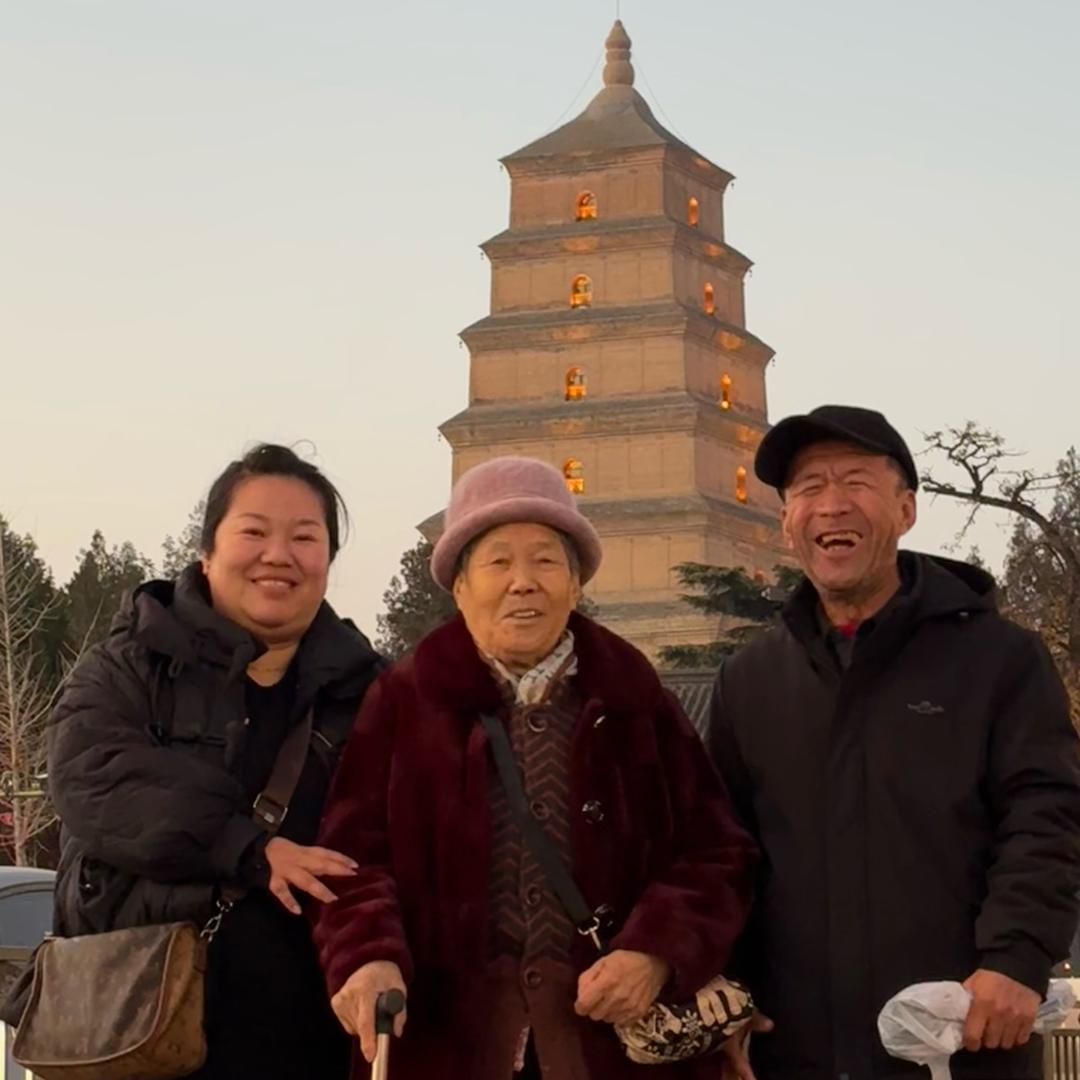 夏能能带奶奶旅行记