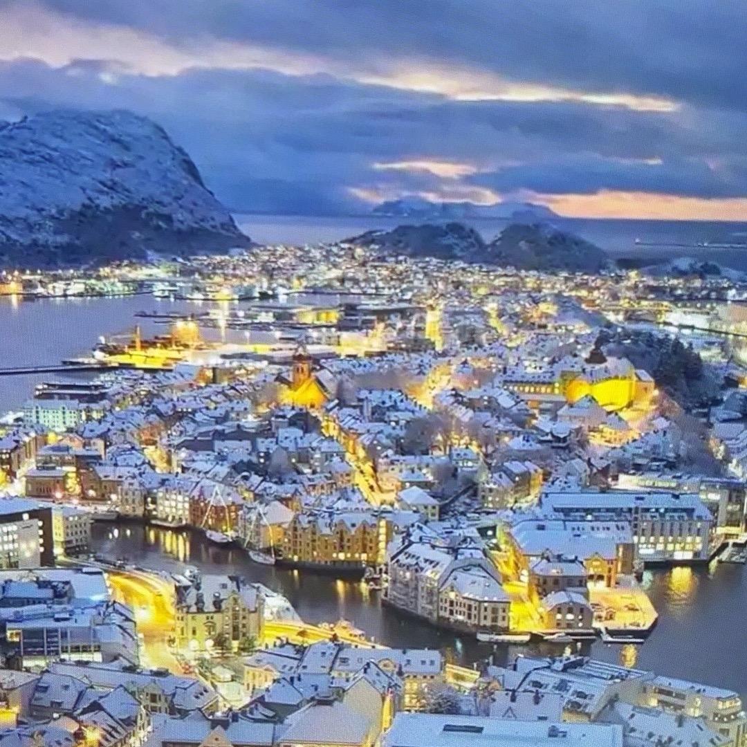 大本事潮玩-露姐