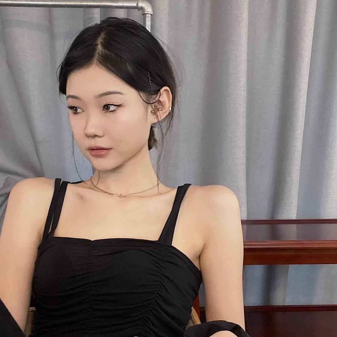 -小黑黑黑纹儿-