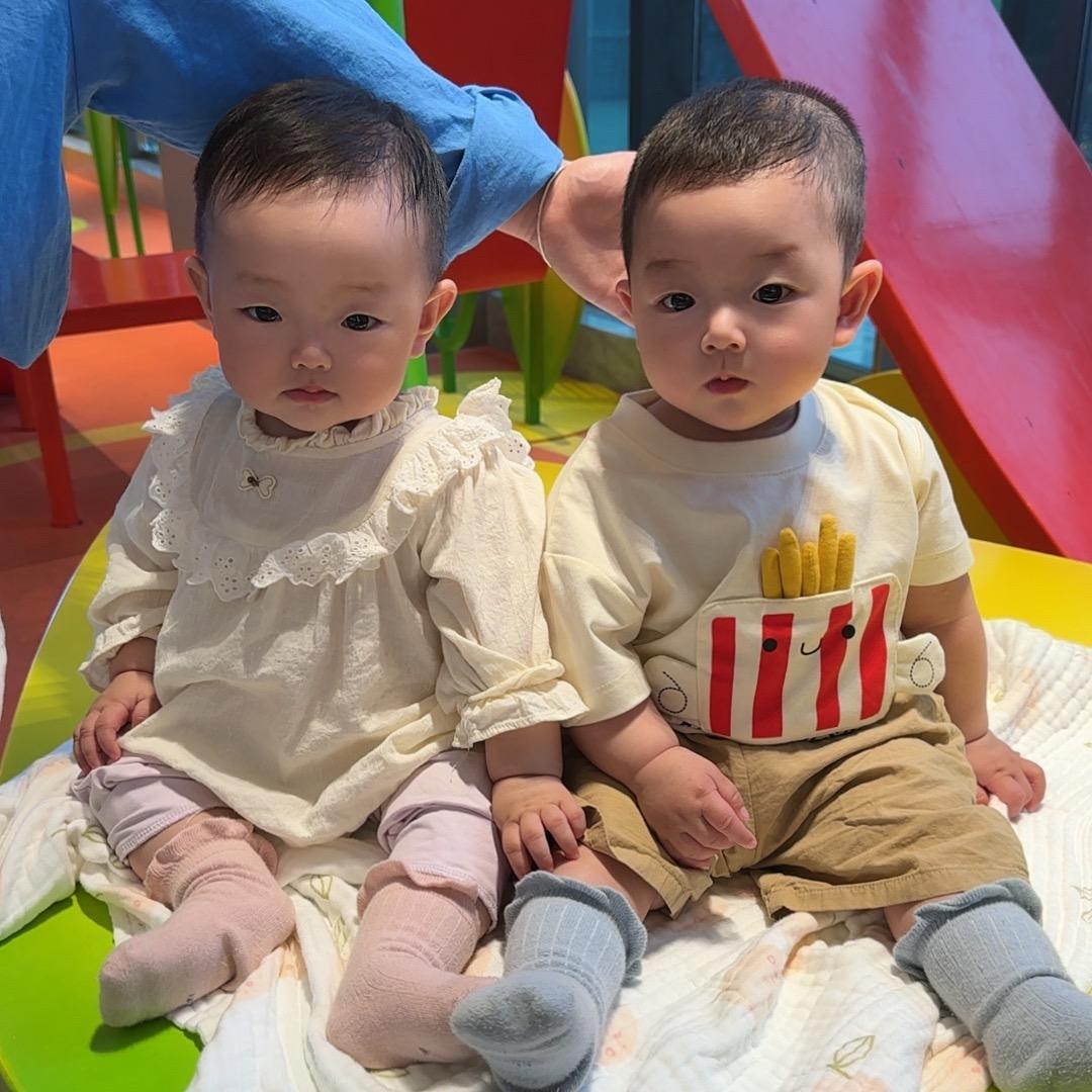 玲玲和晨晨（龙凤胎）