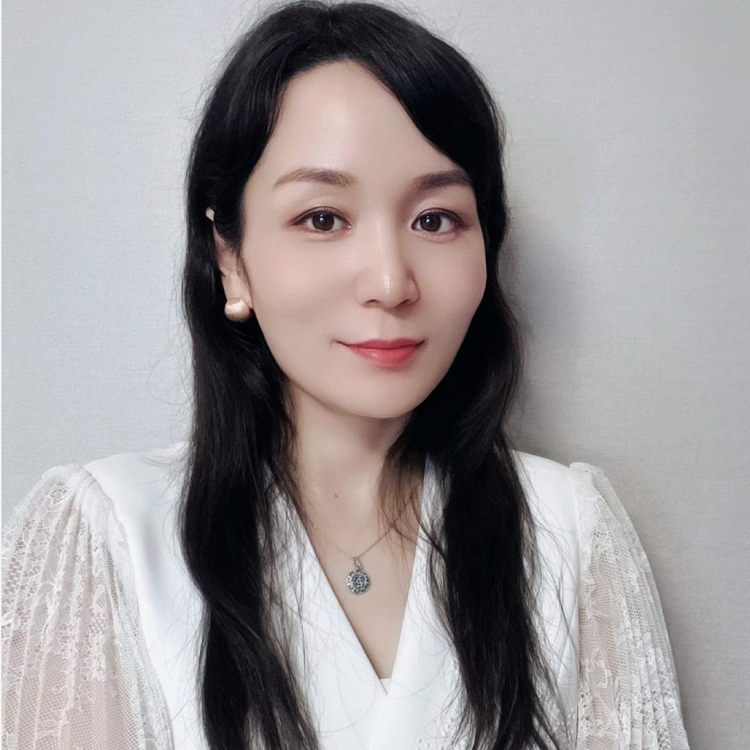 爱纳·纳兰女性成长
