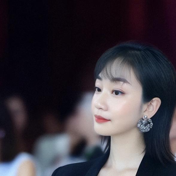 洪姐御龄