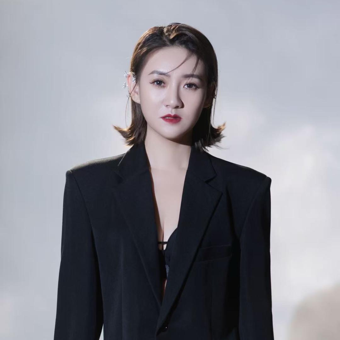 蕾小彭