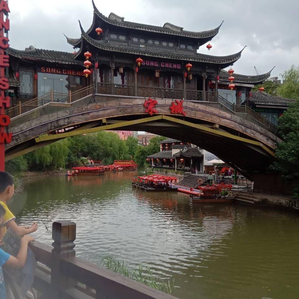 寒江孤影