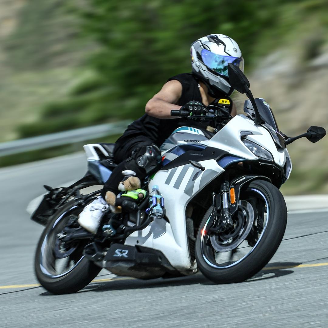 小曹不压弯🏍️📷