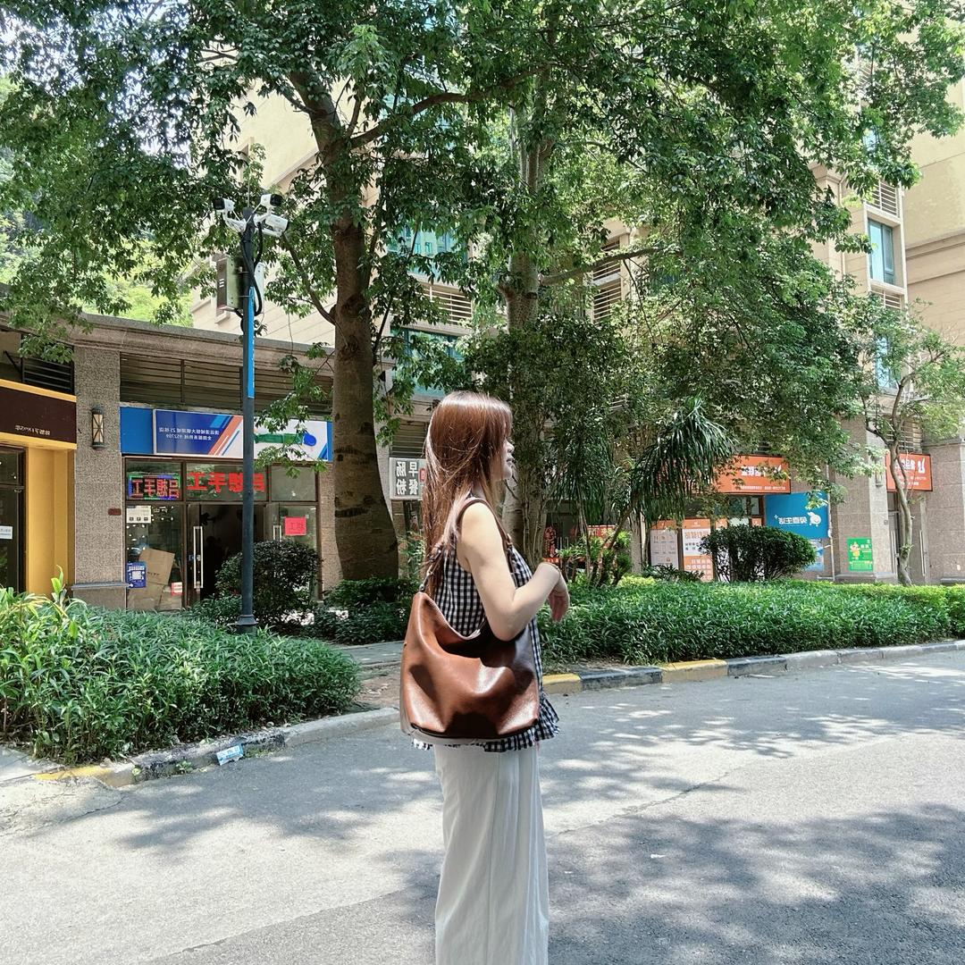 格奈雅家的包
