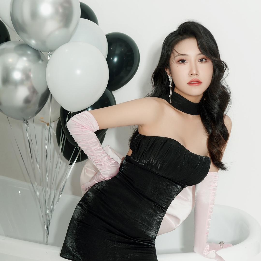 强壮的有钱美少女