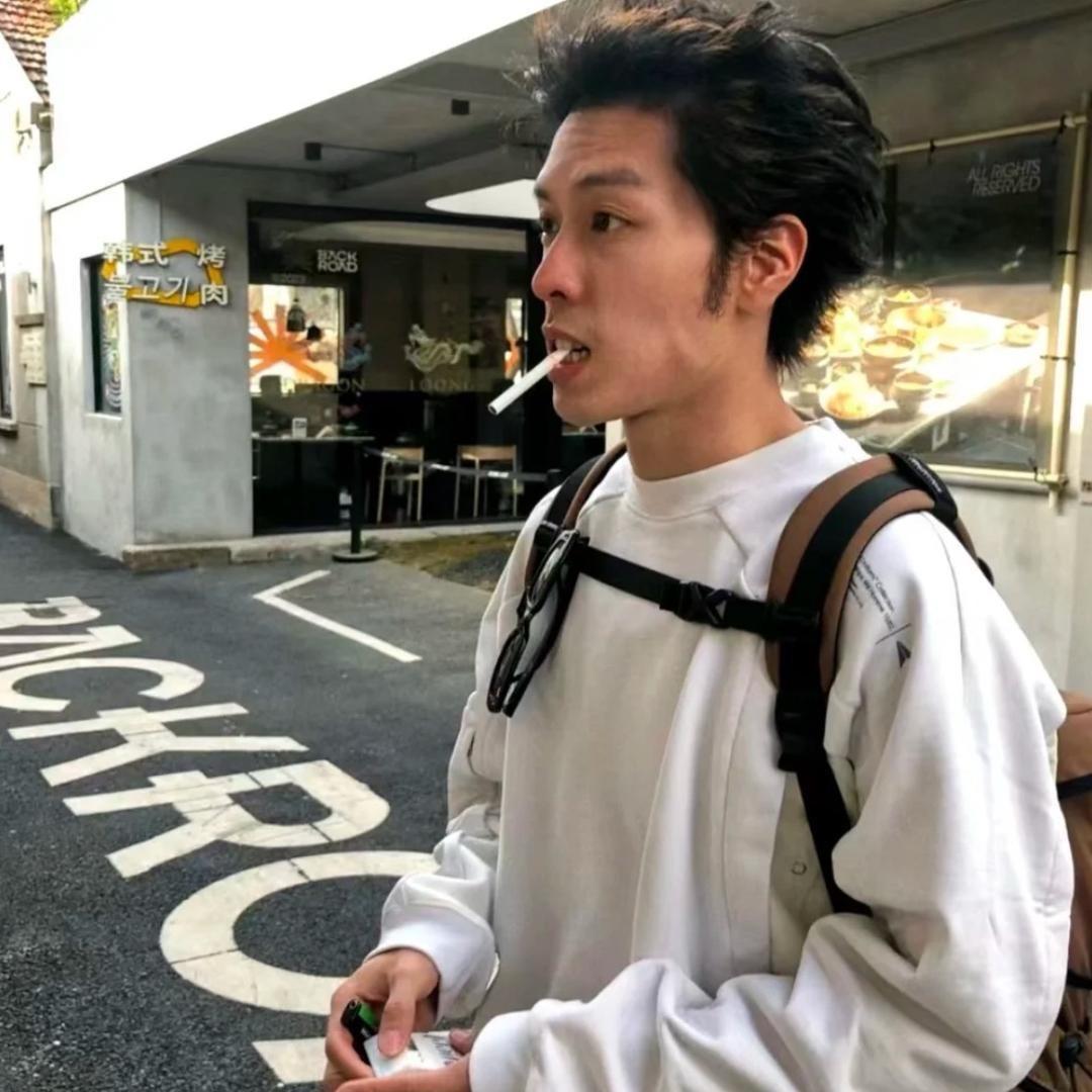 知哦周