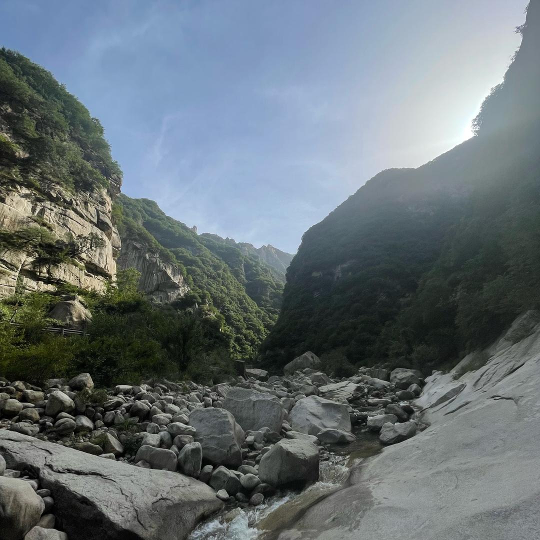 闷屁