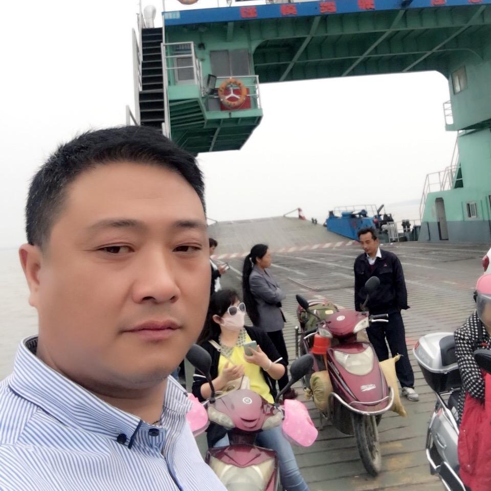 白酒爱玛