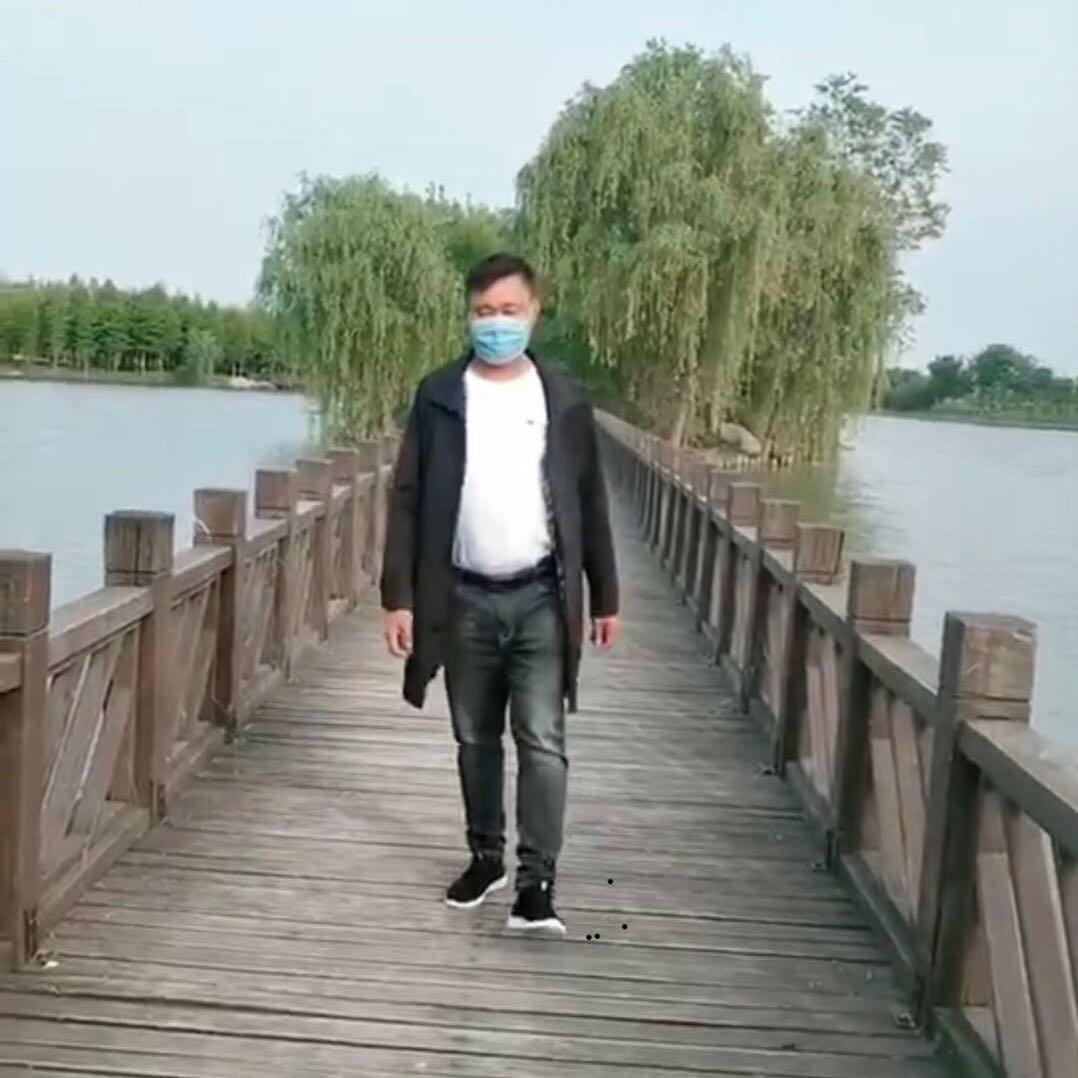 黑哥回收旧衣服