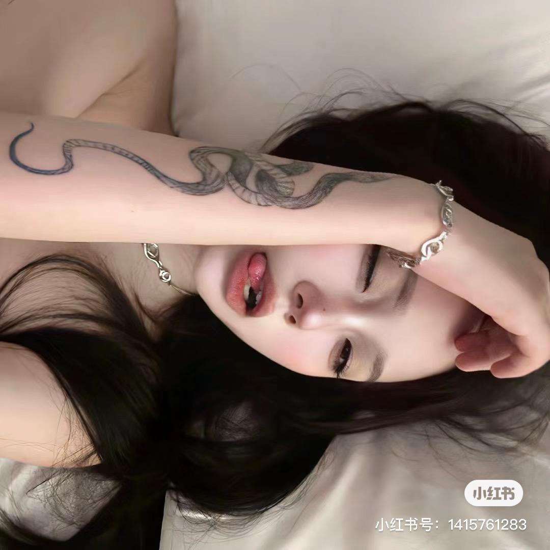 ：.