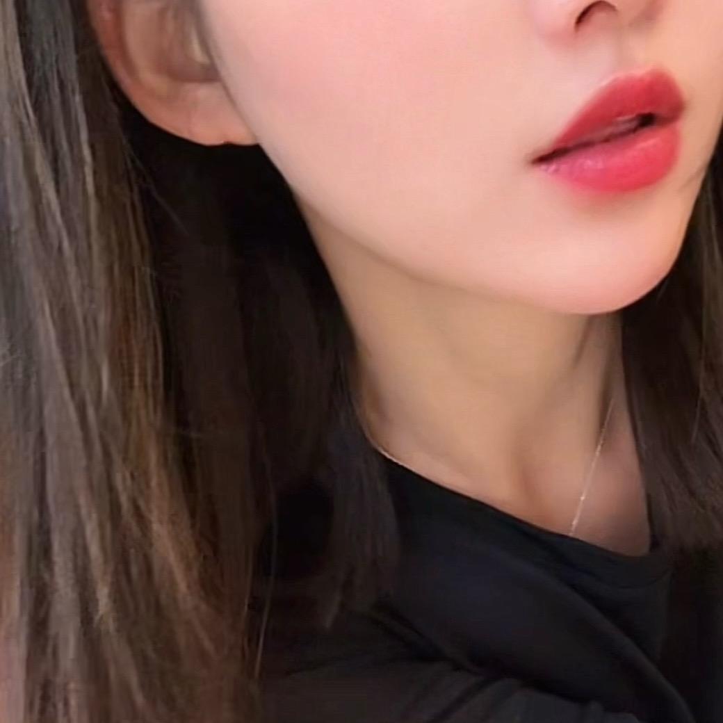 希希👄