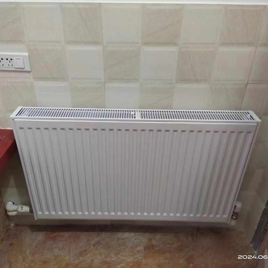 青海西宁暖气片,电地暖仓储批发  贾伟伟