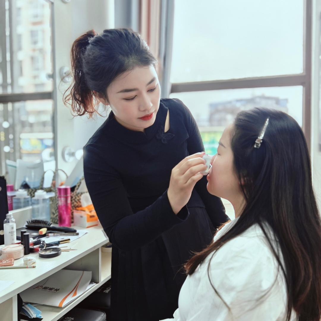 佛系美容店主👭