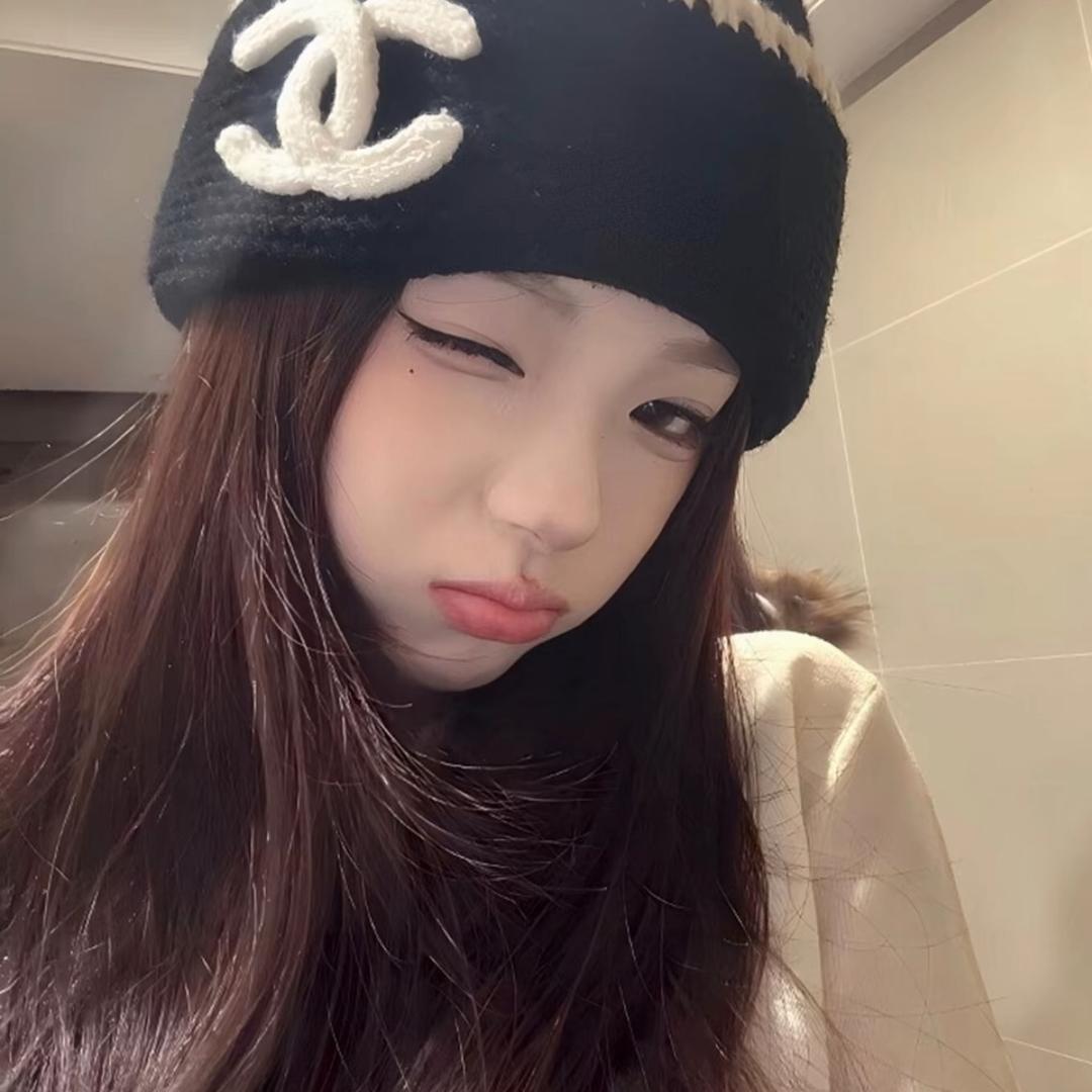 李.