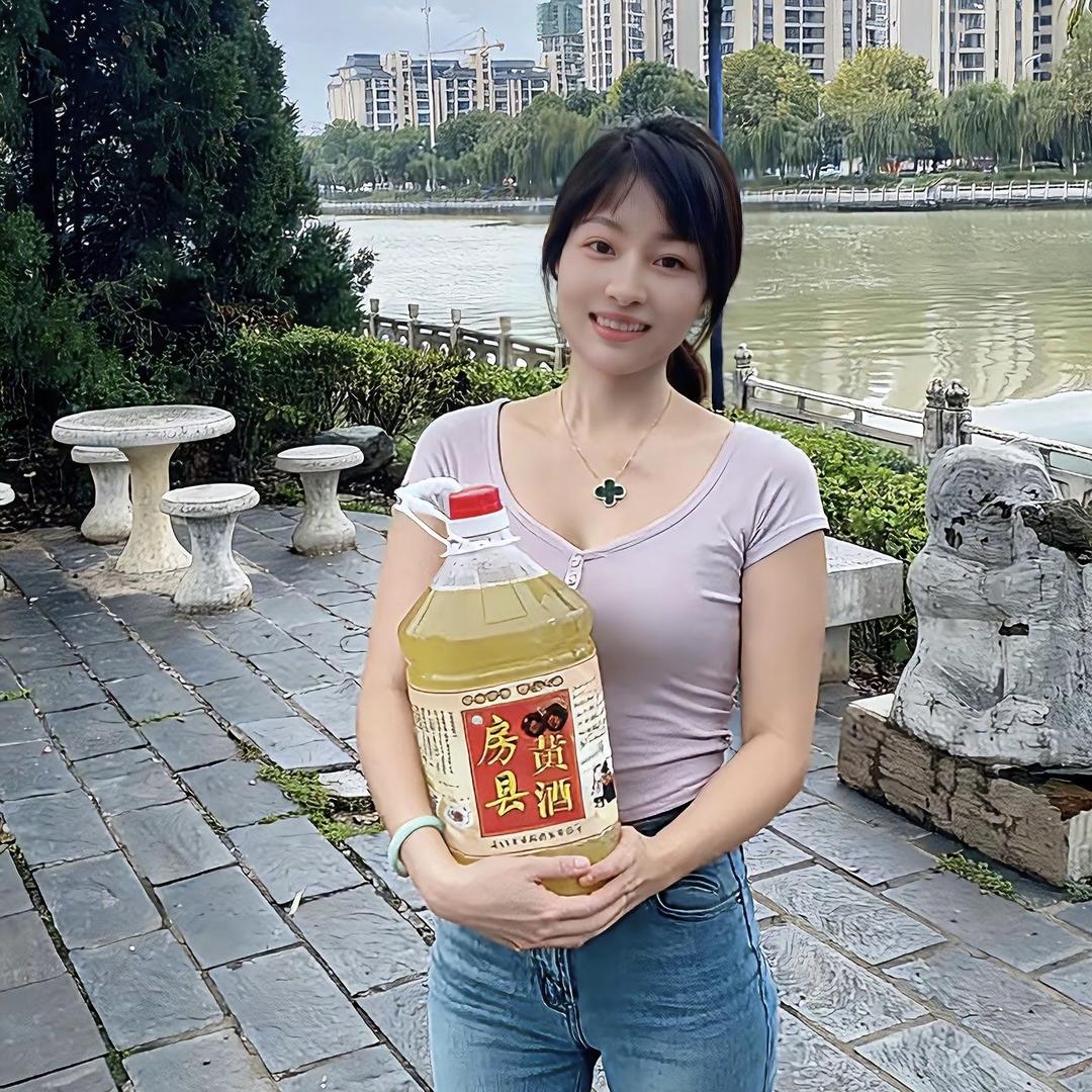 醉青春房县黄酒