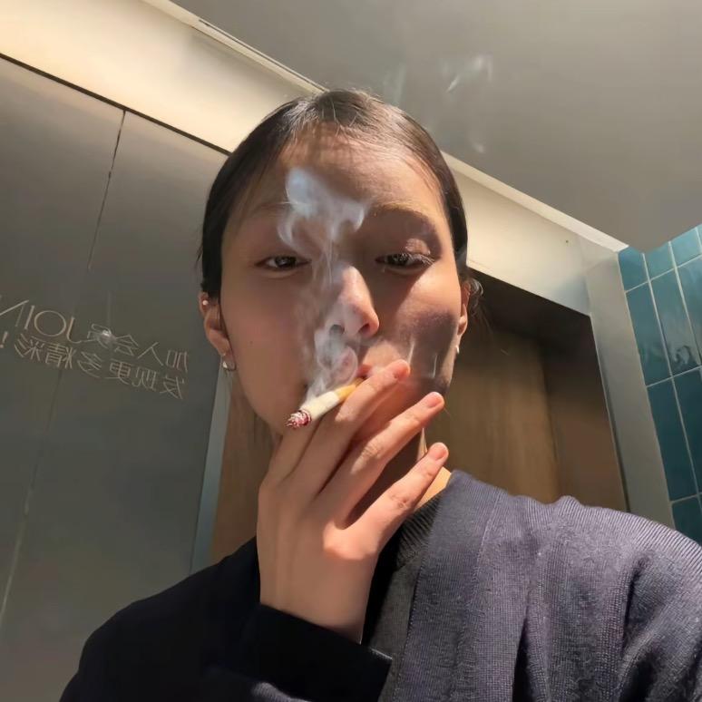 没有一米六.