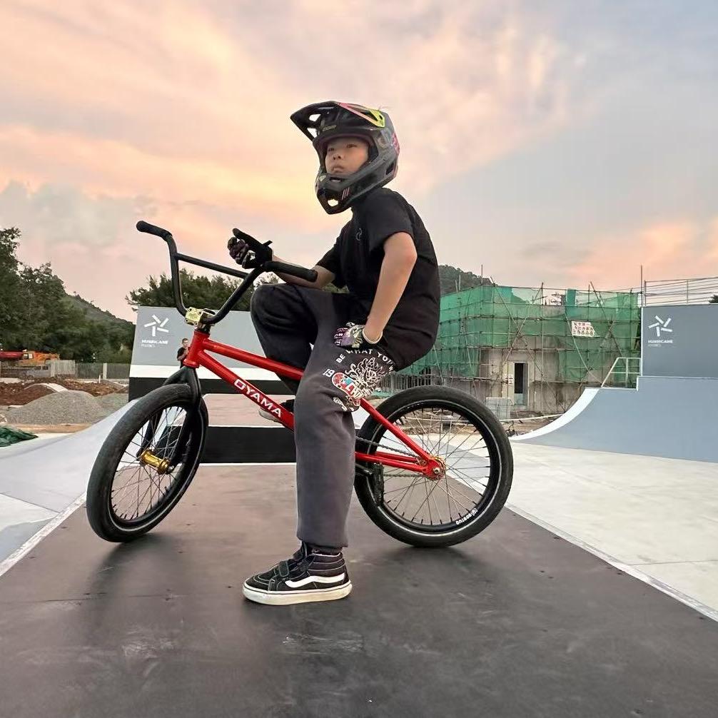 BMX小车手亮亮