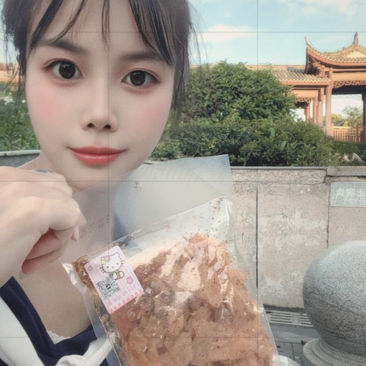 小梅在摆摊