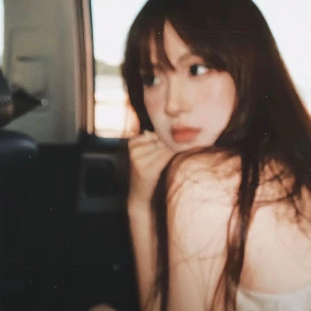 那女的