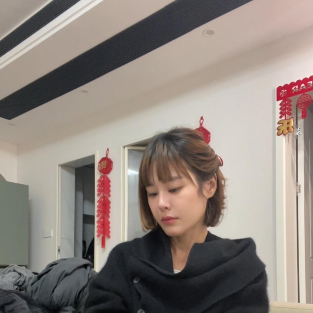 炫果时代之卖果果的尹小样