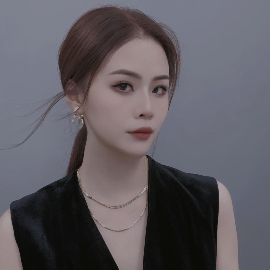 邻萱大美姐