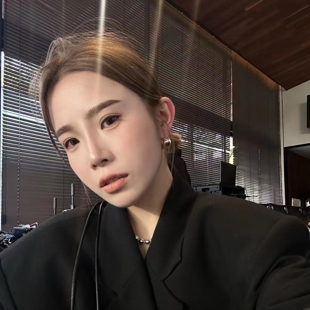 邱小小丽呀穿搭分享