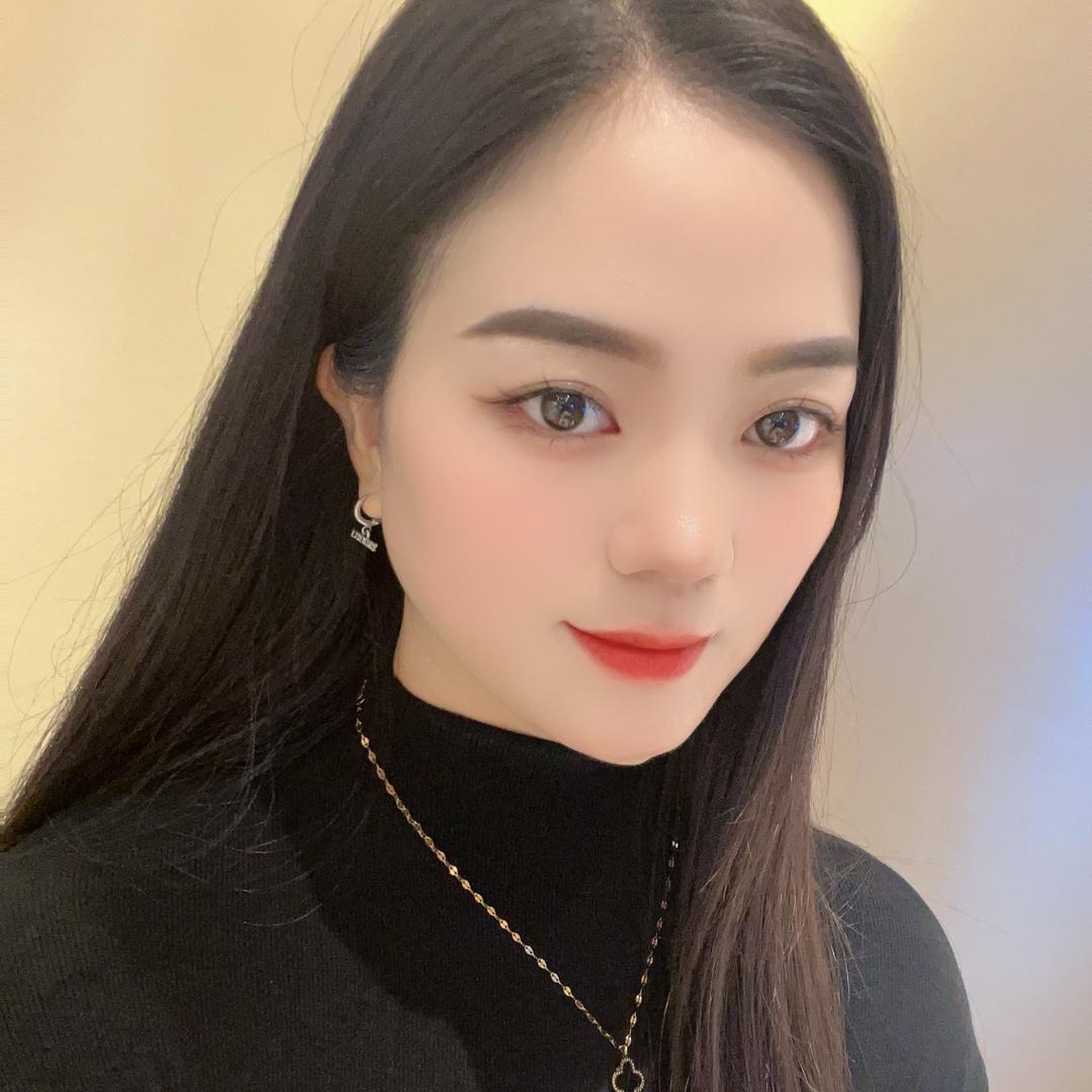 杨云☁