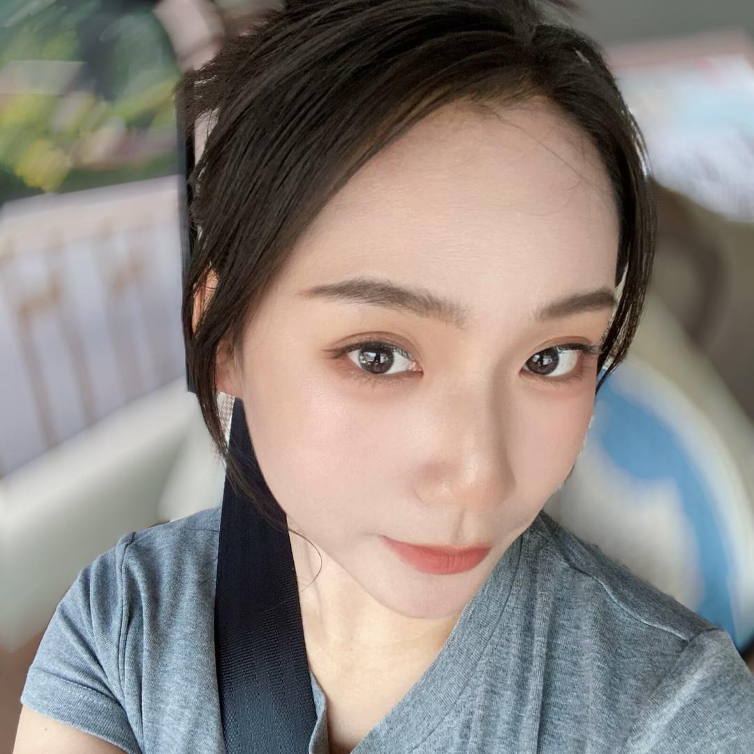 在聊城卖棒骨蝎子的小姑娘