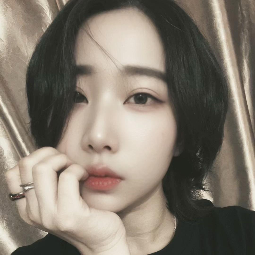 爱点赞的草莓熊💕