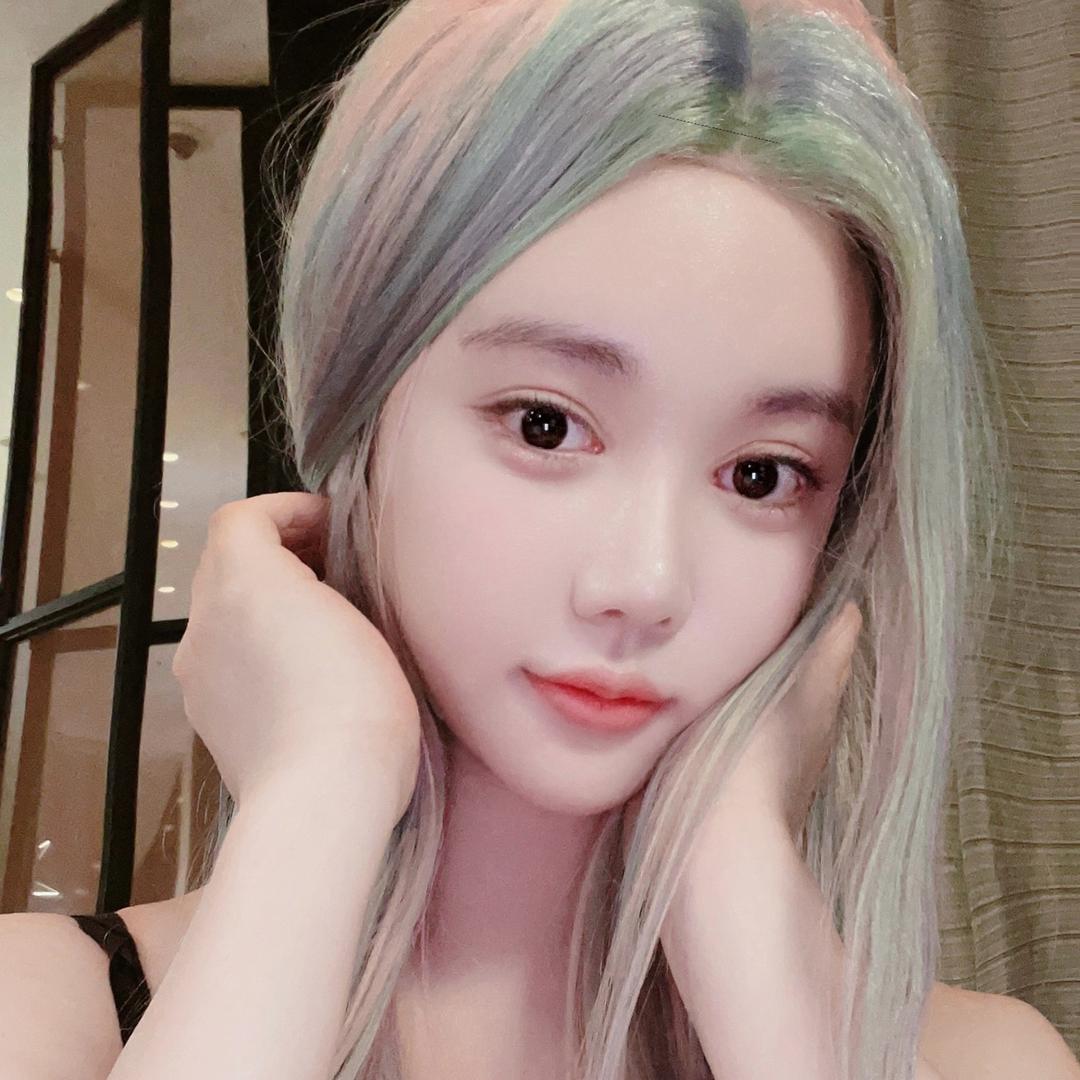 姜紫儿emillie@抖音