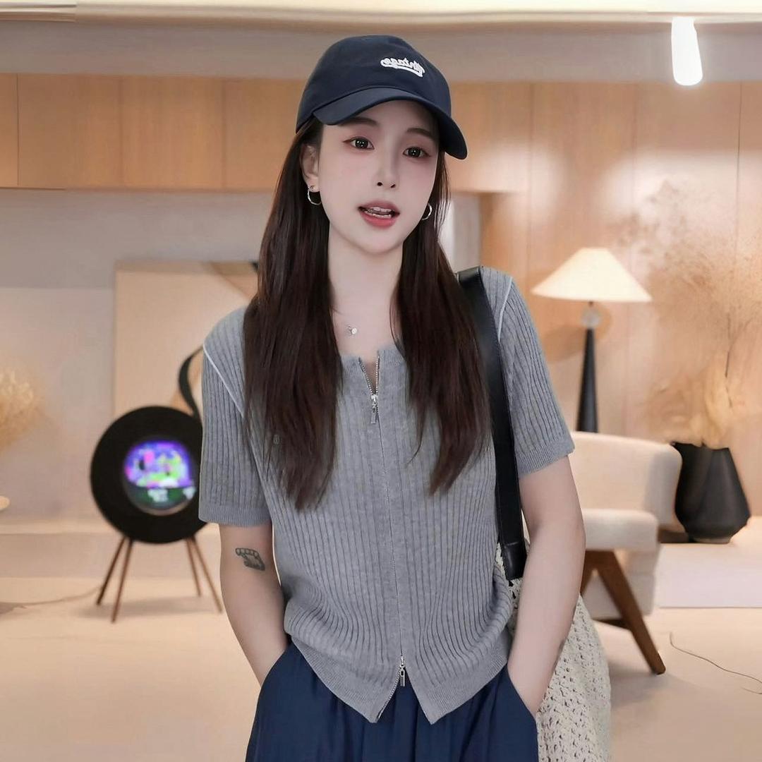 卖衣服小姑娘