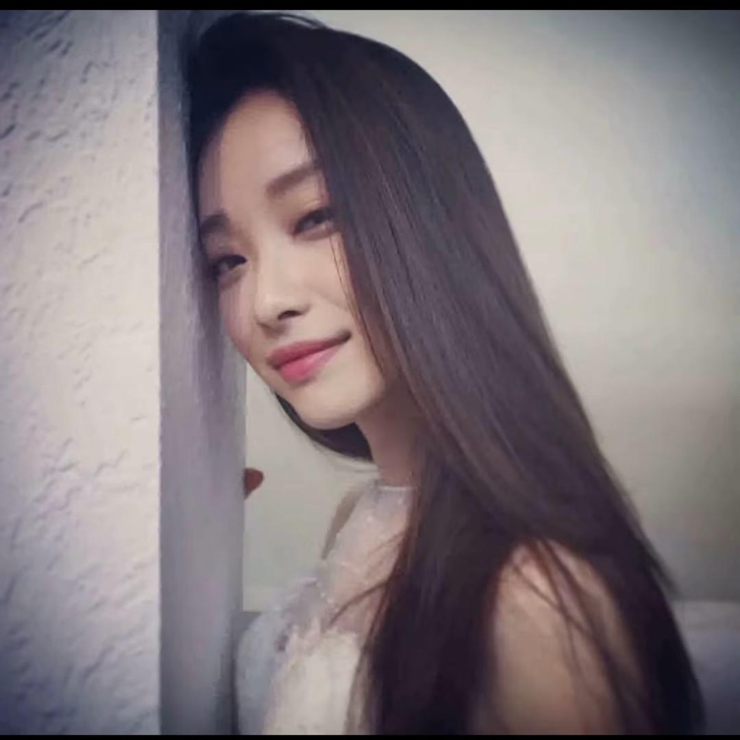 張：