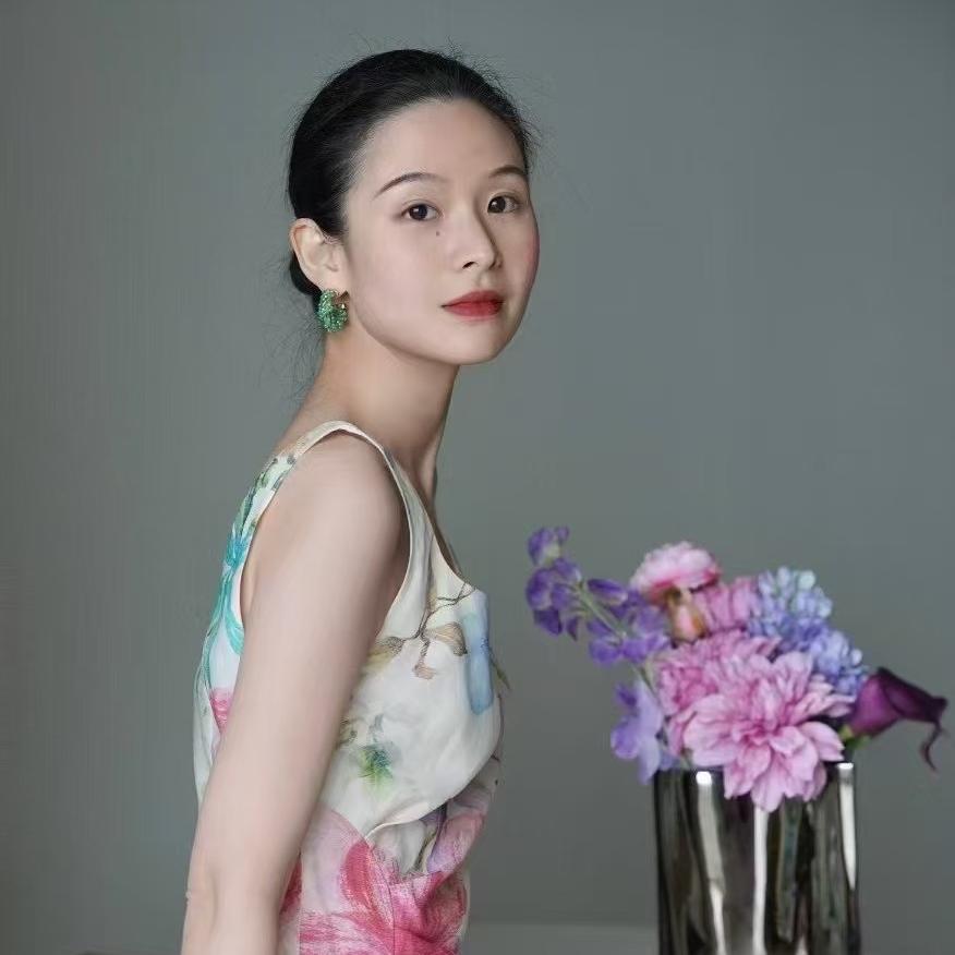 三彩女装实体店