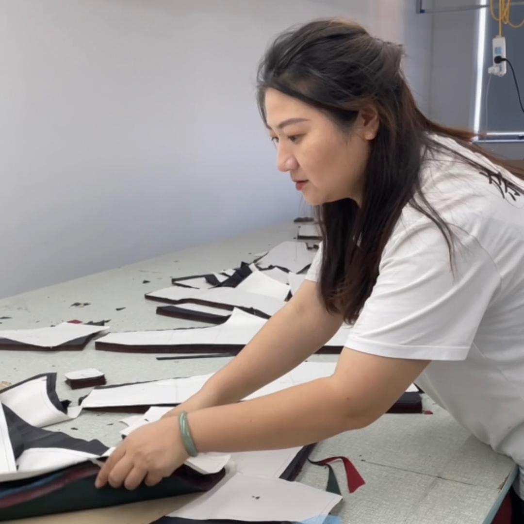 三千金微胖女装 老板娘自播