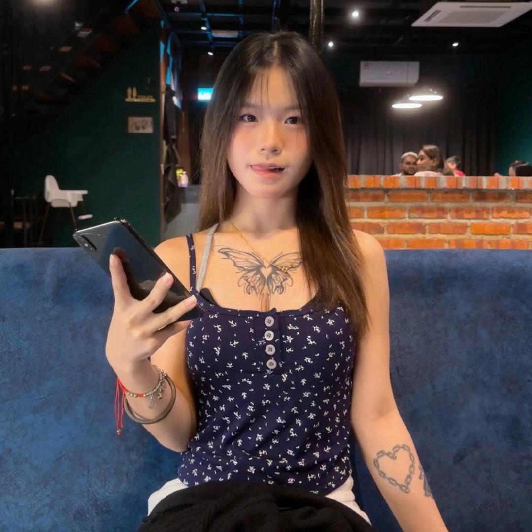 小恬🍯（打不过如如美女姐姐）